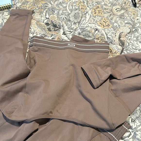 COPY - KITH WOMEN ACTIVE TOP AND LEGGING - Picture 2 of 2